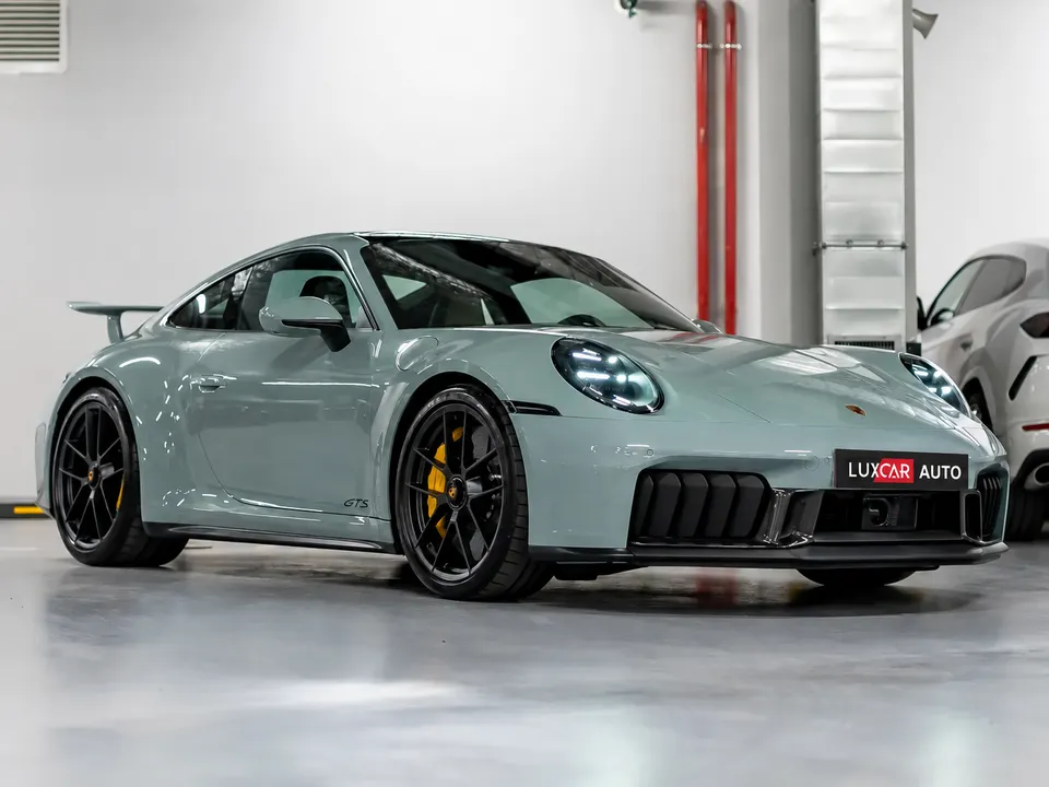 Porsche 911 Carrera 4 GTS 2026 — фото 2