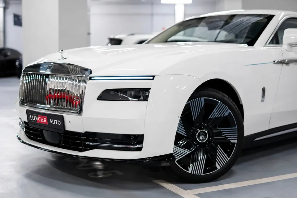 Rolls-Royce Spectre Series I 2026 — фото 2