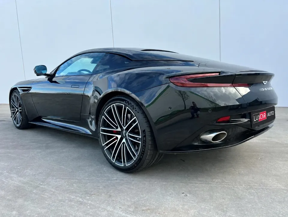 Aston Martin DB12 I 2026 — фото 5