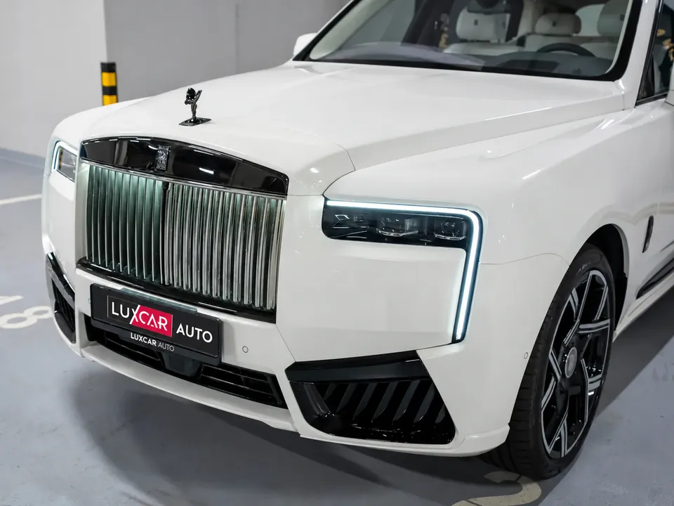 Rolls-Royce Cullinan Black Badge 2025 — фото 3