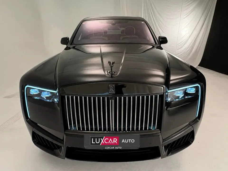 Rolls-Royce Cullinan Black Badge 2025 — фото 2