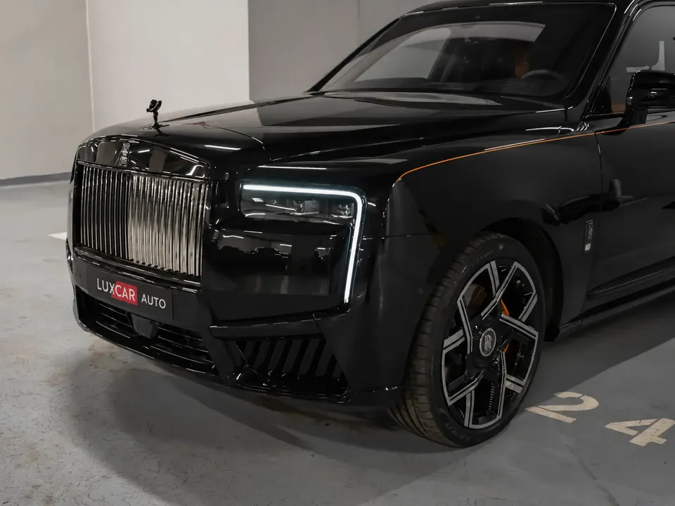 Rolls-Royce Cullinan Black Badge 2025 — фото 3