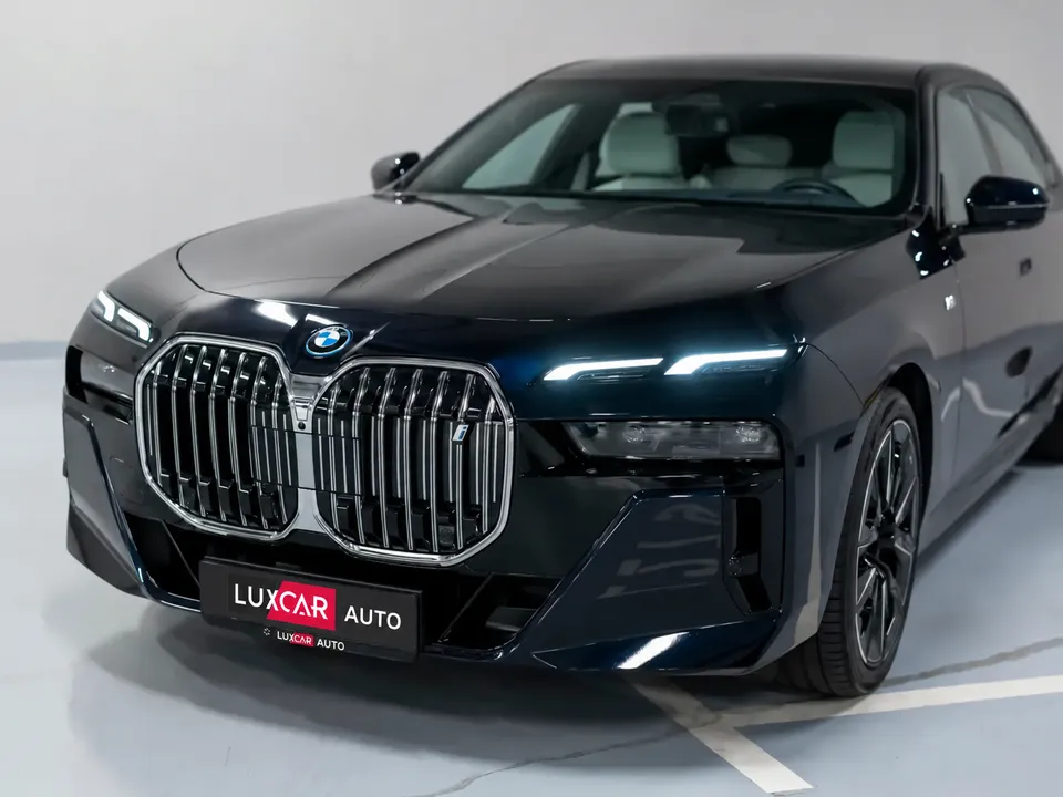 BMW i7 xDrive60 2022 — фото 2