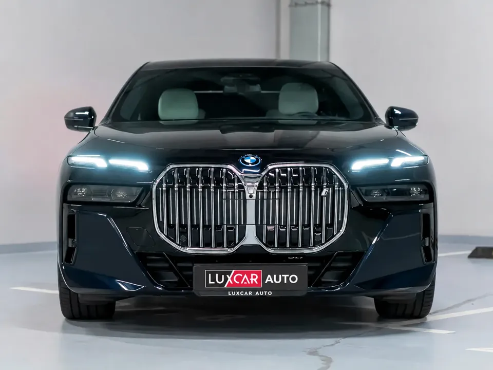 BMW i7 xDrive60 2022 — фото 4