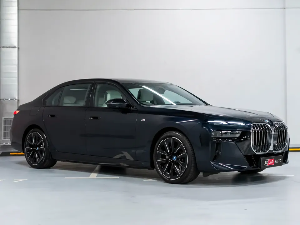 BMW i7 xDrive60 2022 — фото 5