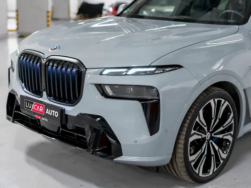 BMW X7 40D 2023 — фото 2