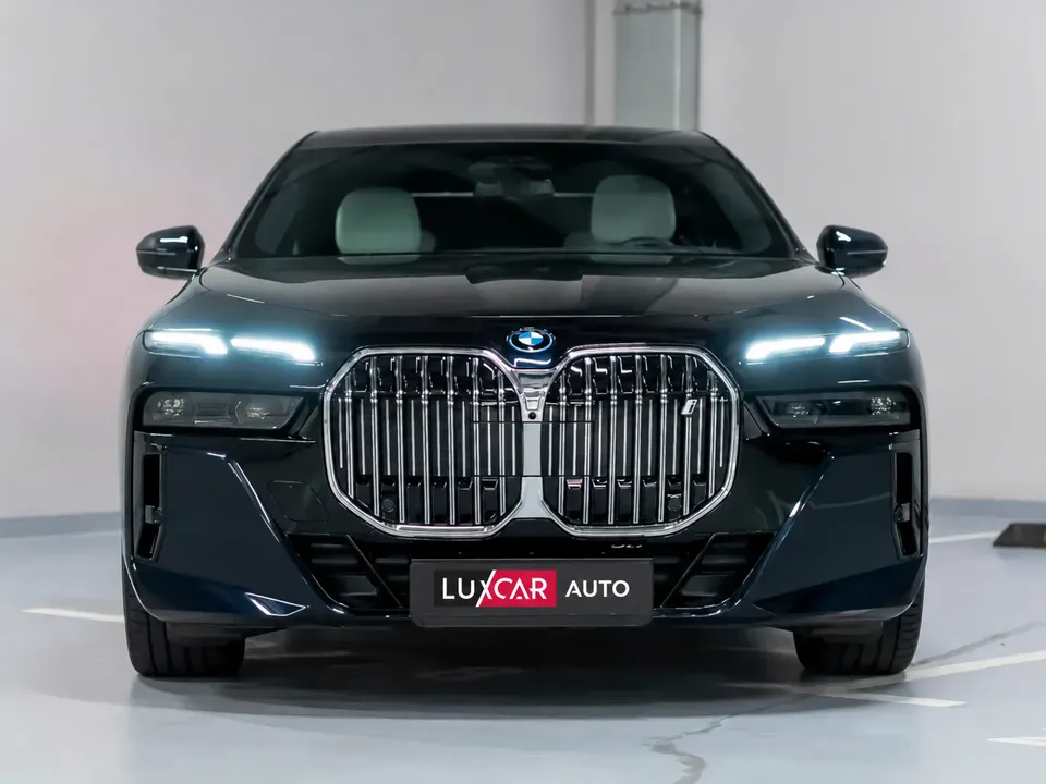 BMW i7 xDrive60 2022 — фото 2