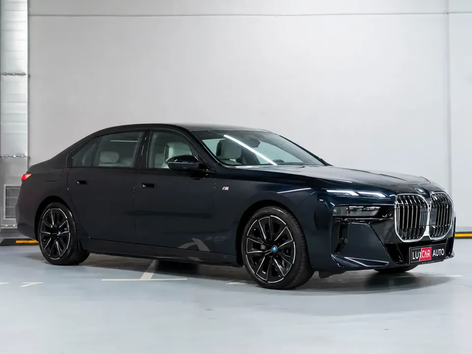 BMW i7 xDrive60 2022 — фото 3