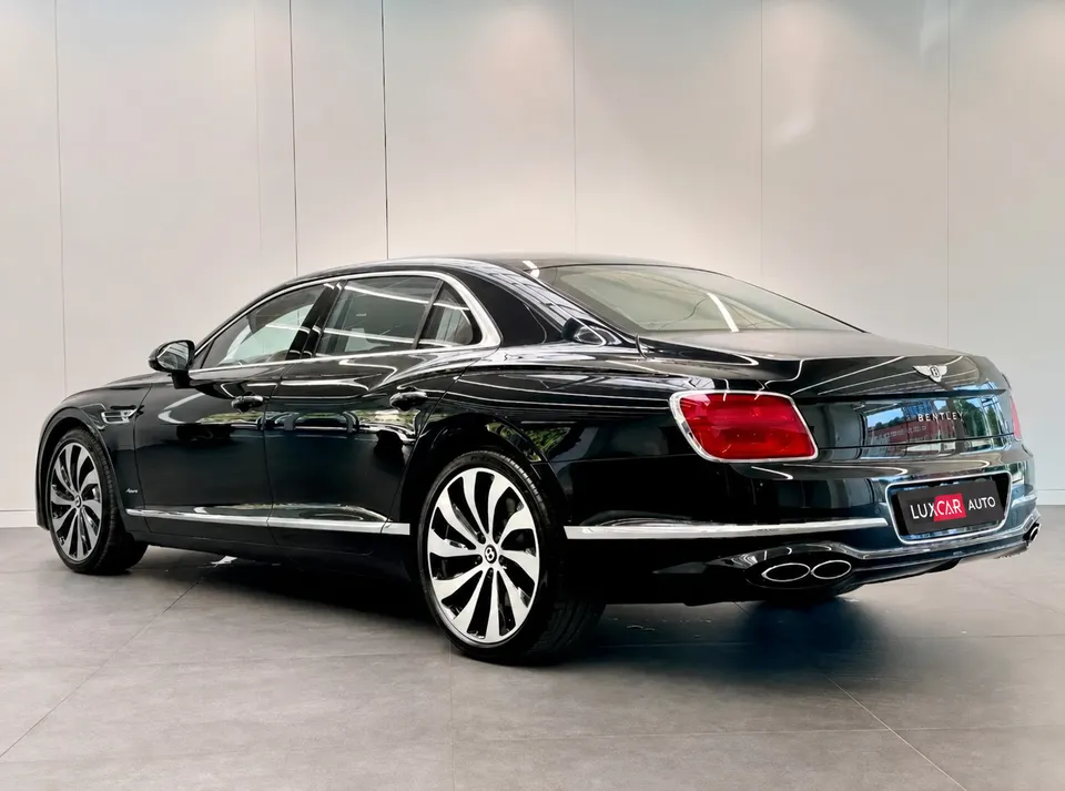 Bentley Flying Spur 2024 — фото 3