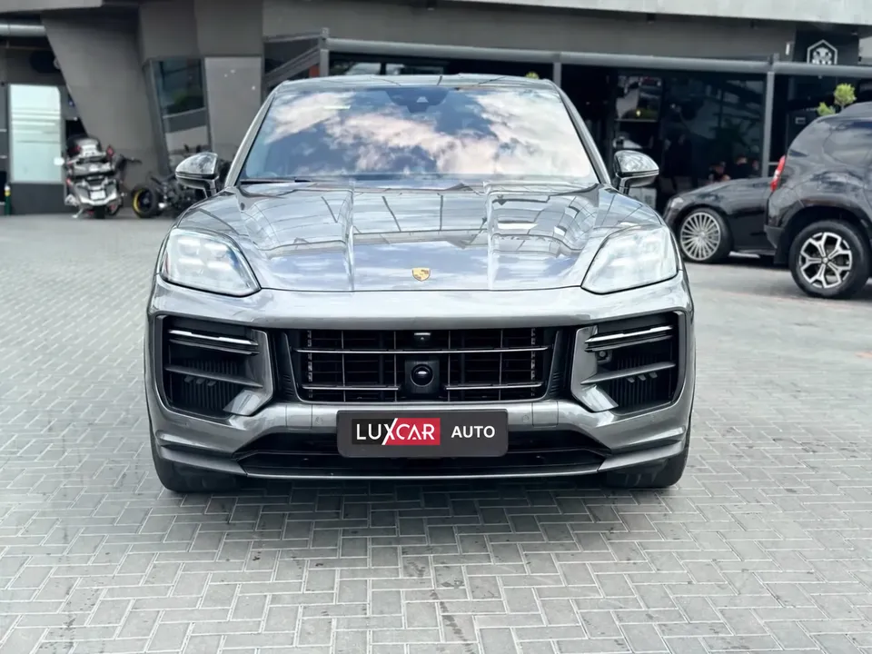 Porsche Cayenne Turbo GT 2023 — фото 2