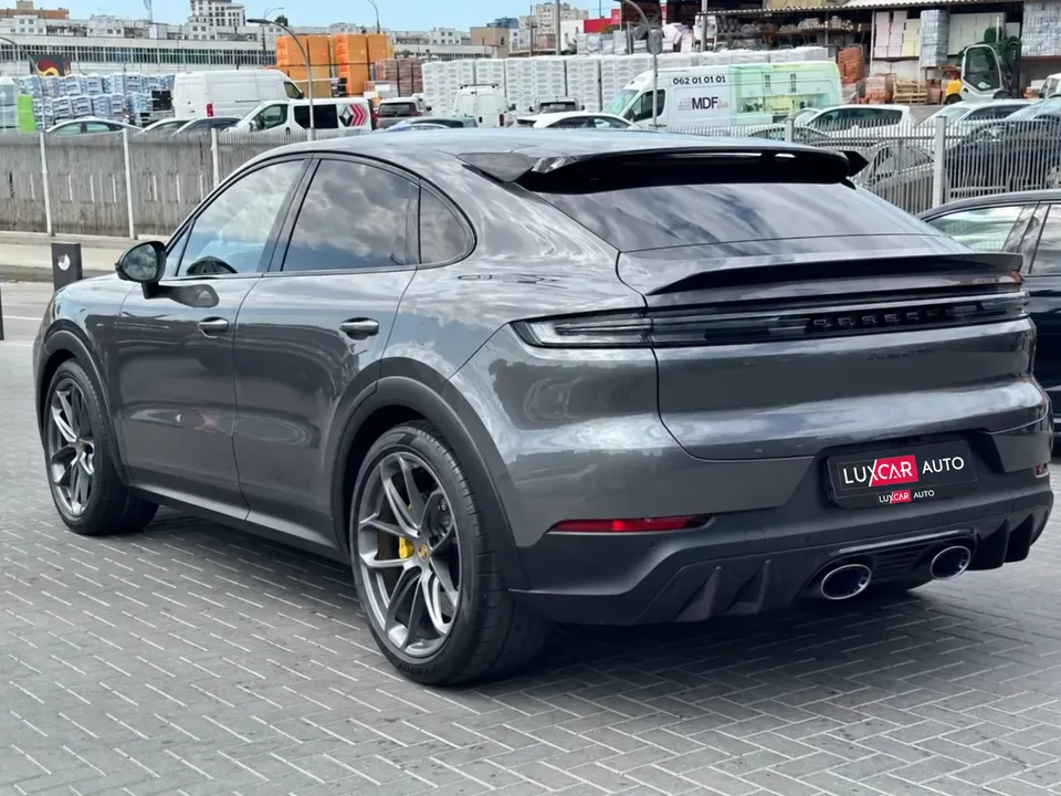 Porsche Cayenne Turbo GT 2023 — фото 4