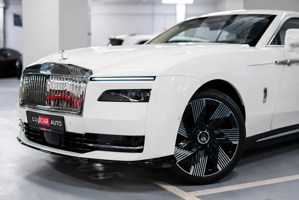 Rolls-Royce Spectre Series I 2024 — фото 2