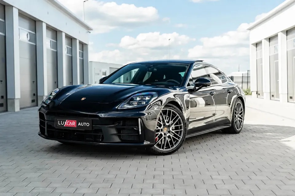 Porsche Panamera 2025