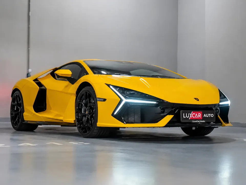 Lamborghini Revuelto 2025
