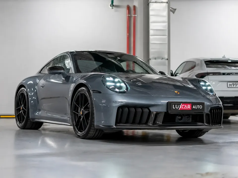 Porsche 911 2025