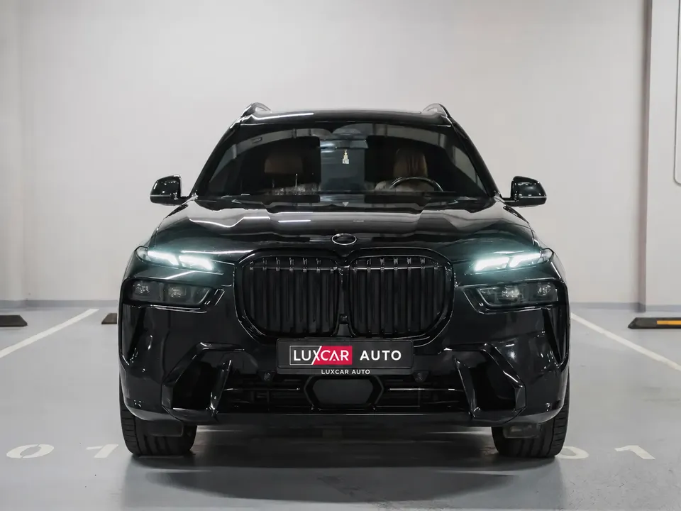 BMW X7 40i 2022 — фото 2