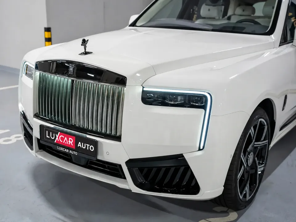 Rolls-Royce Cullinan Black Badge 2025 — фото 3