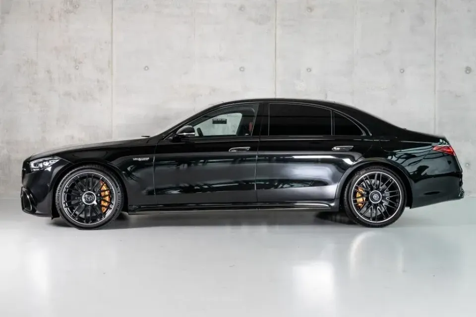 Mercedes-Benz S-Класс AMG 2026 — фото 3