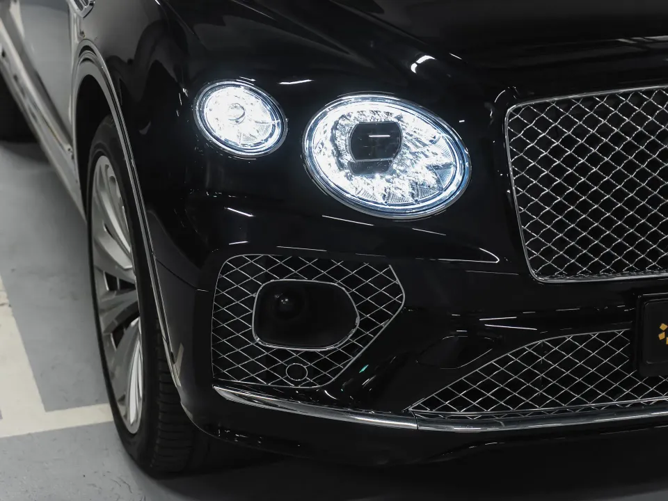 Bentley Bentayga Azure 2021 — фото 5