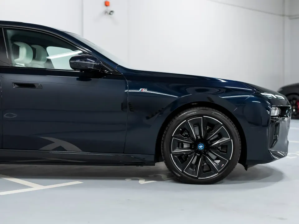 BMW i7 xDrive60 2022 — фото 4