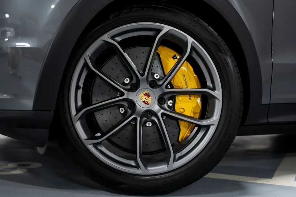 Porsche Cayenne Turbo GT 2023 — фото 4