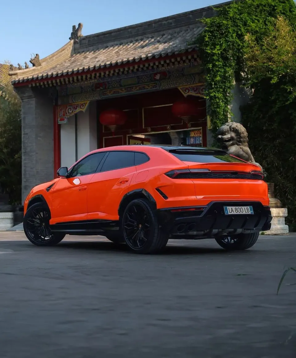 Lamborghini Urus SE 2025 — фото 5