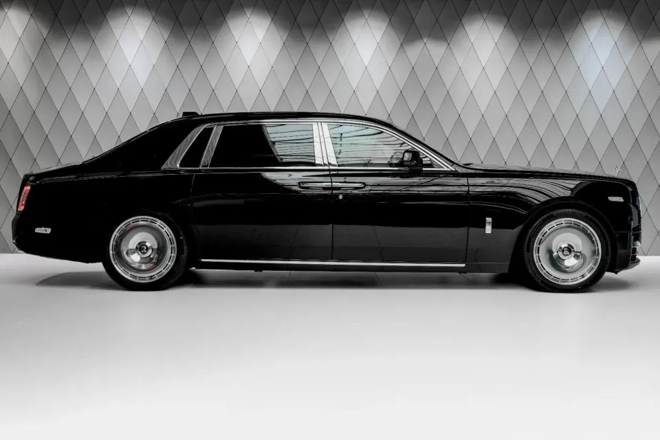 Rolls-Royce Phantom EWB 2026 — фото 4