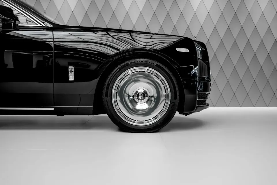 Rolls-Royce Phantom EWB 2026 — фото 5